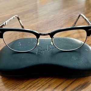 Classic Ray-Ban Eyewear